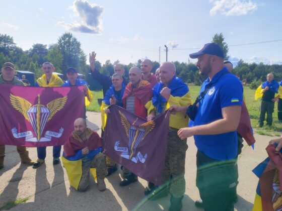 Україна повернула додому тяжкопоранених захисників