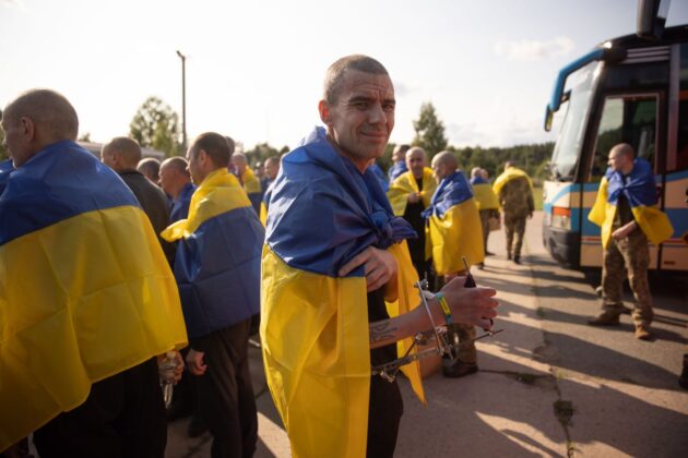 Україна повернула додому тяжкопоранених захисників