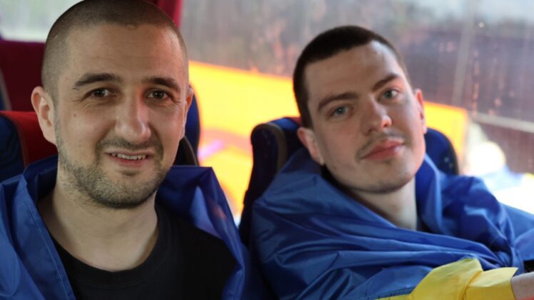 Україна повернула додому тяжкопоранених захисників