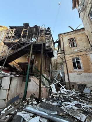 Удар по Одесі: росіяни влили людину, є поранені, руйнування