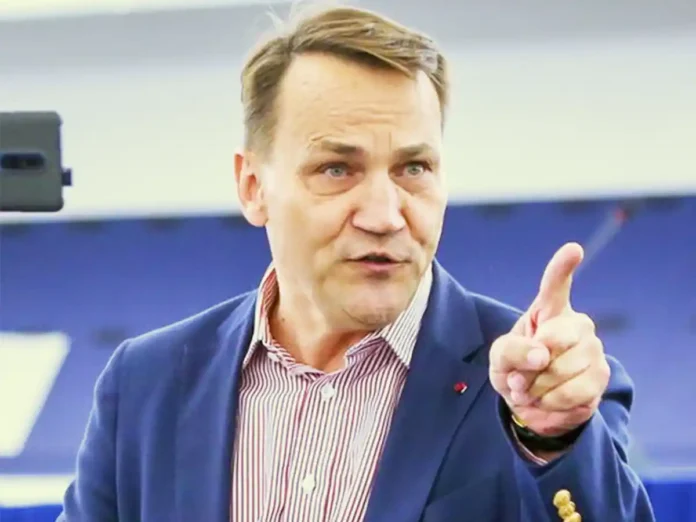 Сікорський пригадав Маску образу на тлі скандалу з Трампом