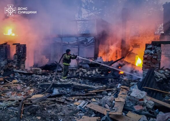 У Сумах зайнялася будівля після атаки БпЛА