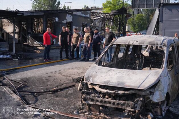 Вибиті вікна, знищені авто: Запоріжжя після атаки БпЛА