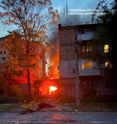 росія атакувала Запоріжжя: пожежі, поранено поліцейських