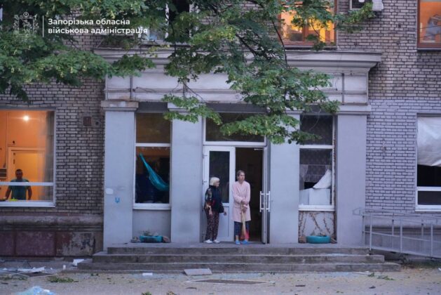 росія атакувала Запоріжжя: пожежі, поранено поліцейських