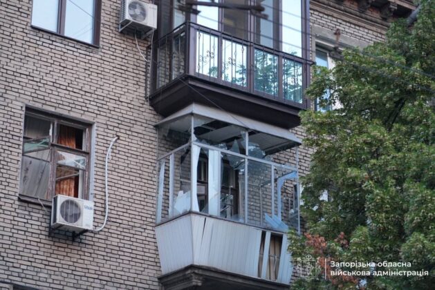 росія атакувала Запоріжжя: пожежі, поранено поліцейських