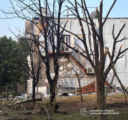 росія атакувала Запоріжжя: пожежі, поранено поліцейських