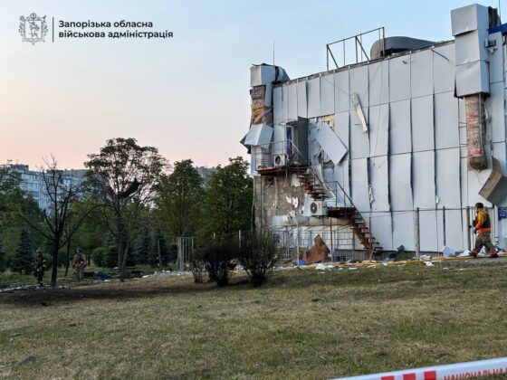 росія атакувала Запоріжжя: пожежі, поранено поліцейських