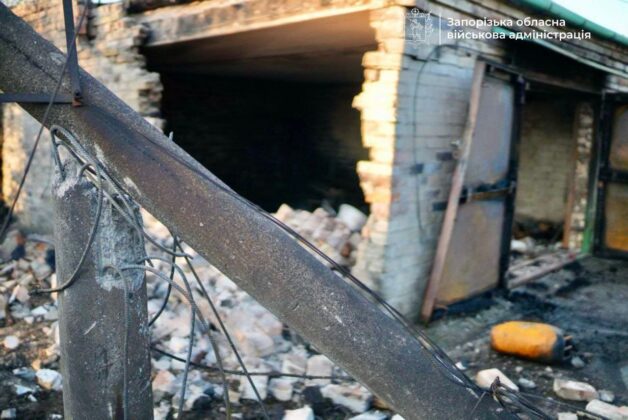 Запоріжжя атакували дронами: пожежі та руйнування, є поранений