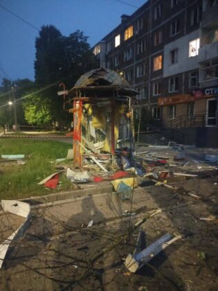 Нічна атака «шахедами» по Чернігову: руйнування, є поранені