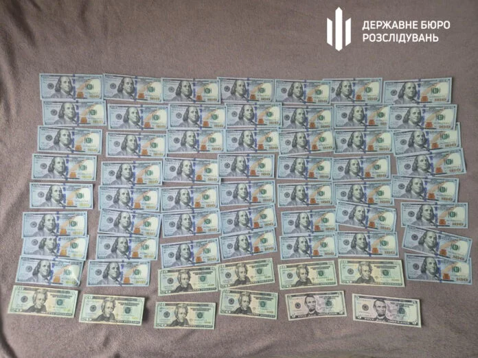 Корупційна прірва: службовець ТЦК вимагав хабар