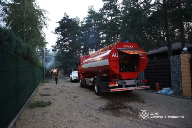 Дніпропетровщину атакували дрони: поранено двох дітей і чоловіка