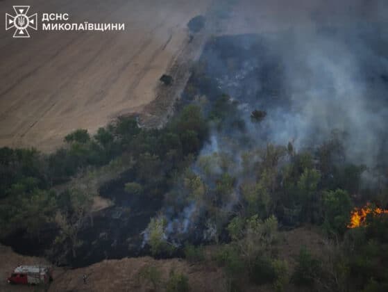 Атака на Очаків: 11 будинків пошкоджено, виникла пожежа