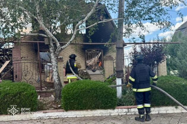 Слов’янськ під обстрілом: пошкоджено школи та будинки, є поранені