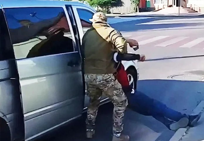 Шмигаль: мобілізація відбувається спокійно і добровільно