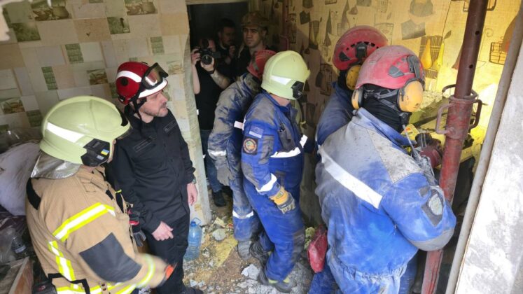 Київ після удару: наслідки атаки, багато загиблих та поранених
