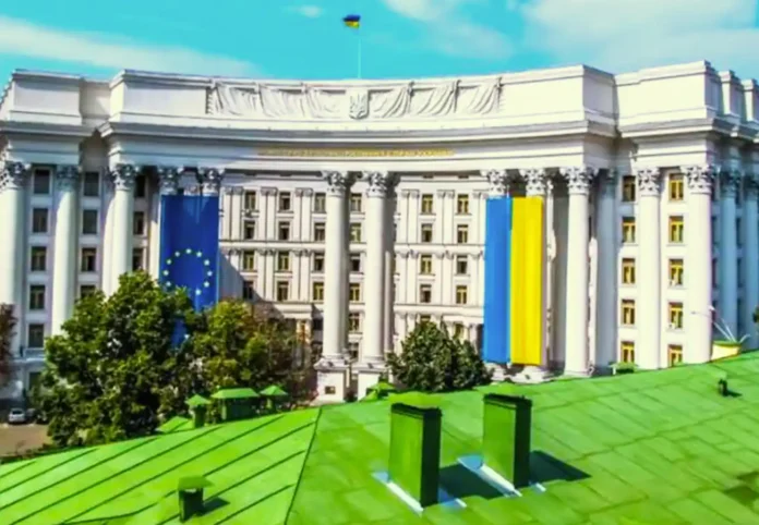 Київ виходить із ще однієї міжнародної оборонної угоди