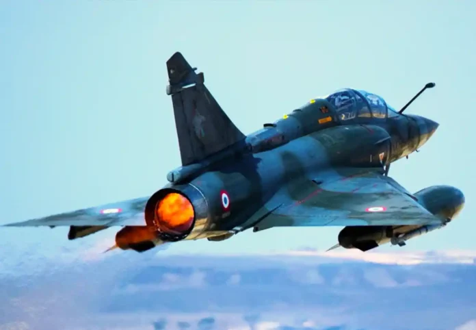 Аварія Mirage-2000: пілот уникнув жертв, катапультувався