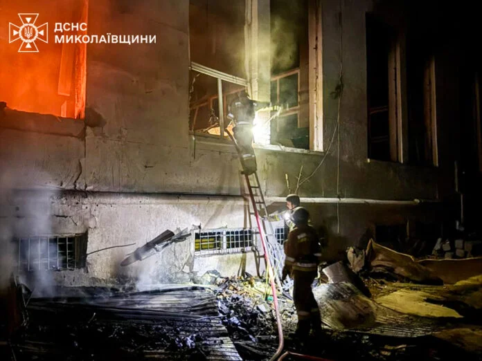 Миколаїв під обстрілом: безпілотники влучили по підприємствах