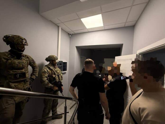 Масштабні обшуки в детективів НАБУ через підозру в держзраді