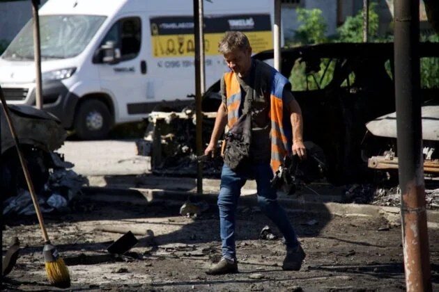 Удар по Дніпру: загинули троє, багато руйнувань