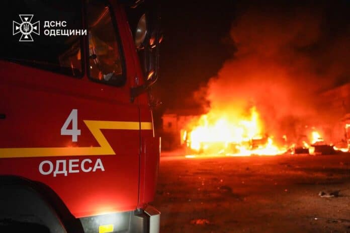 Дрони рф атакували Одесу: є загиблий, масові руйнування
