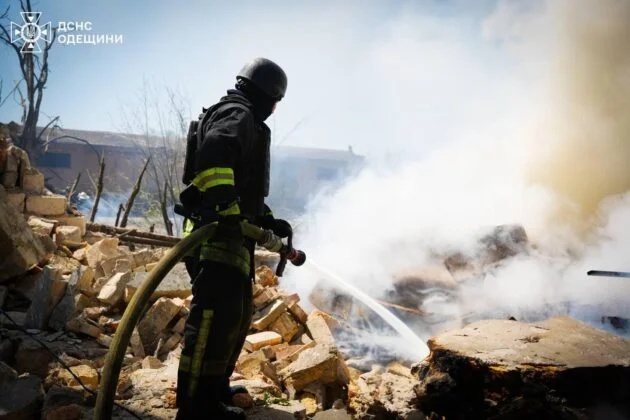 В Одесі росіяни дроном вбили кобилу, зруйновано конюшню