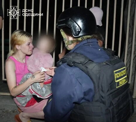 Масований удар по Одесі: пожежа у багатоповерхівці, є жертви