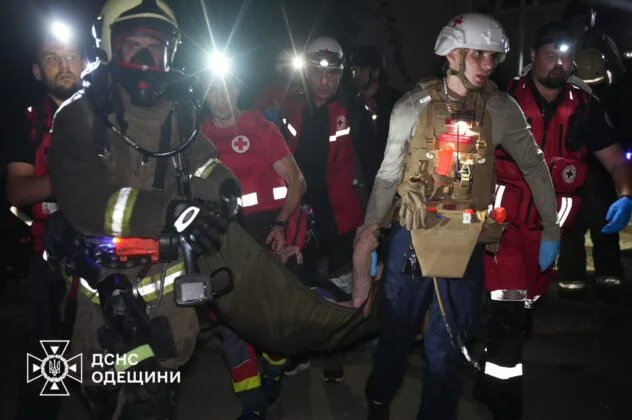 Масований удар по Одесі: пожежа у багатоповерхівці, є жертви