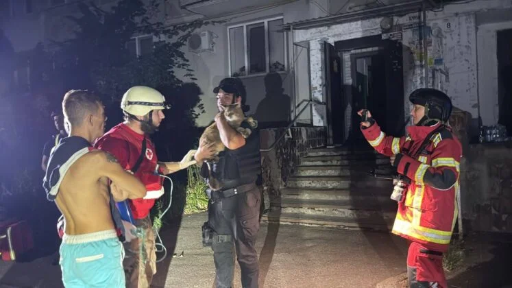 Масований удар по Одесі: пожежа у багатоповерхівці, є жертви