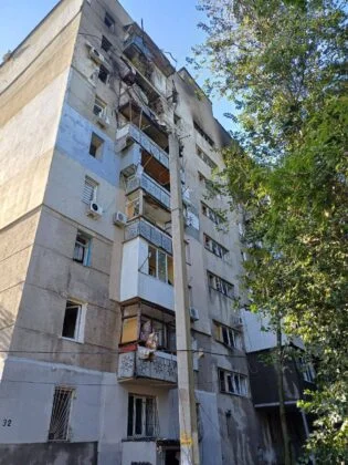 Масований удар по Одесі: пожежа у багатоповерхівці, є жертви