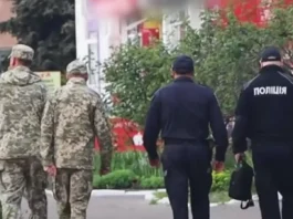 У Хмельницькому чоловік відбивався ножем під час втечі від ТЦК