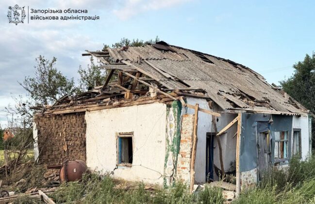 Атака по Запоріжжю: пошкоджене підприємство, понівечені будинки