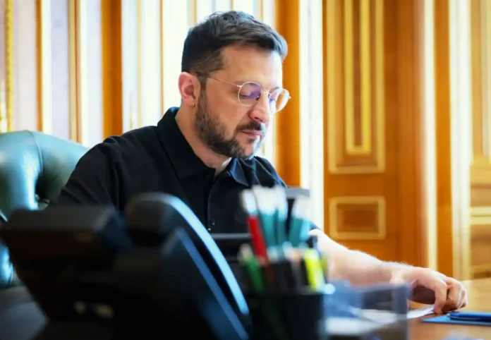 Зеленський підписав три важливі документи