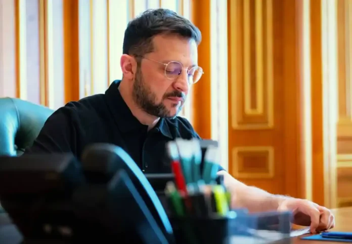 Зеленський підписав закони про реформу АРМА і факторинг