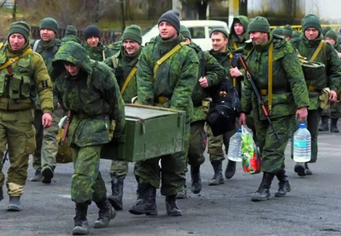 На росії хочуть призивати до армії цілий рік