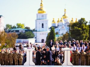 Канада передасть Україні озброєння на $700 млн вже у вересні – прем’єр Марк Карні