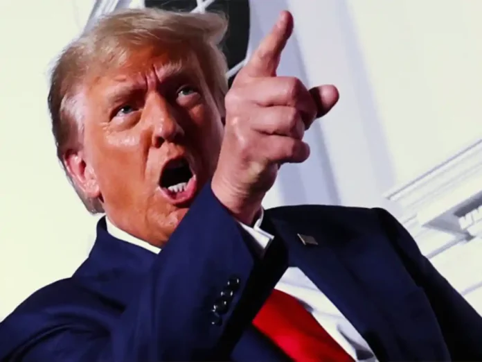 Трамп визнав, що Україні треба бити по росії