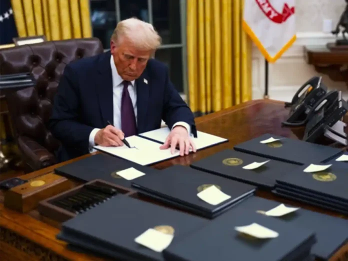 Трамп залишив у силі ініціативу Байдена щодо контролю чутливих технологій