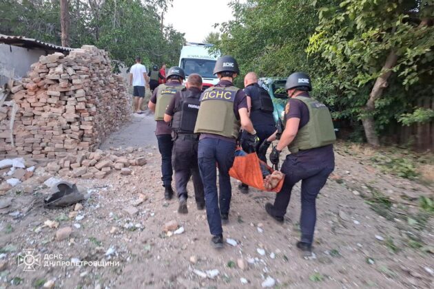 Ворог атакував Дніпро та Нікопольський район: є загиблі та поранені