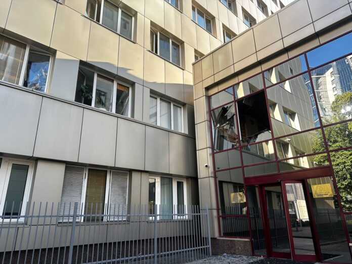 Російський удар пошкодив Представництво ЄС у Києві