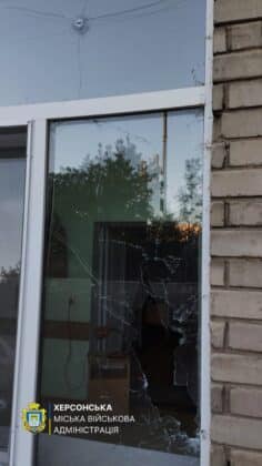 Нічна атака Херсона: шість дронів поцілили у лікарню