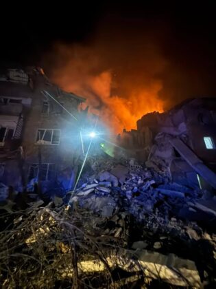 Наслідки російського удару по Києву: багато загиблих, в тому числі й дітей