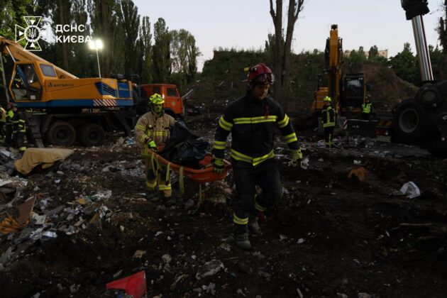 У Києві після ракетного удару знайшли ще тіла: загиблих вже 31