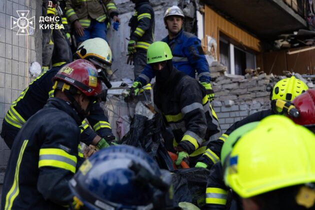 У Києві після ракетного удару знайшли ще тіла: загиблих вже 31