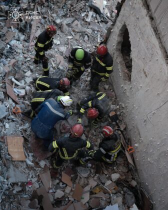 У Києві після ракетного удару знайшли ще тіла: загиблих вже 31