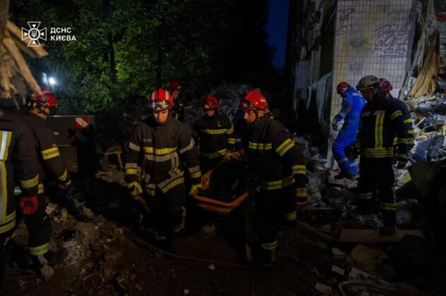 У Києві після ракетного удару знайшли ще тіла: загиблих вже 31