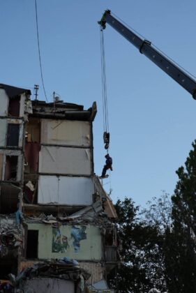 У Києві після ракетного удару знайшли ще тіла: загиблих вже 31