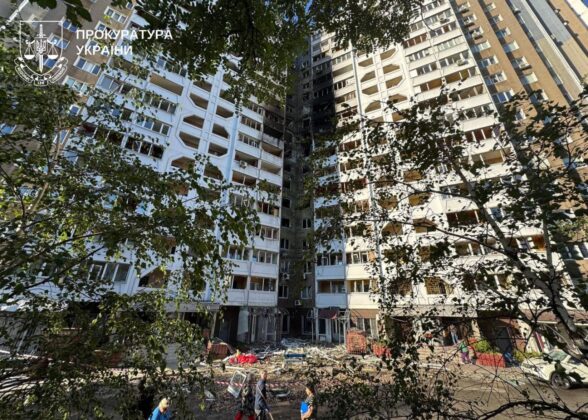 Наслідки російського удару по Києву: багато загиблих, в тому числі й дітей