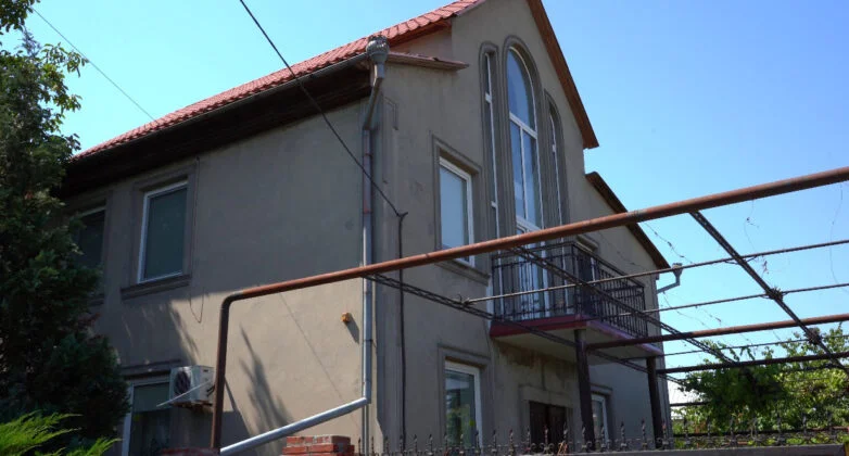 Три дитячі будинки сімейного типу з Луганщини отримали нове житло в Одесі